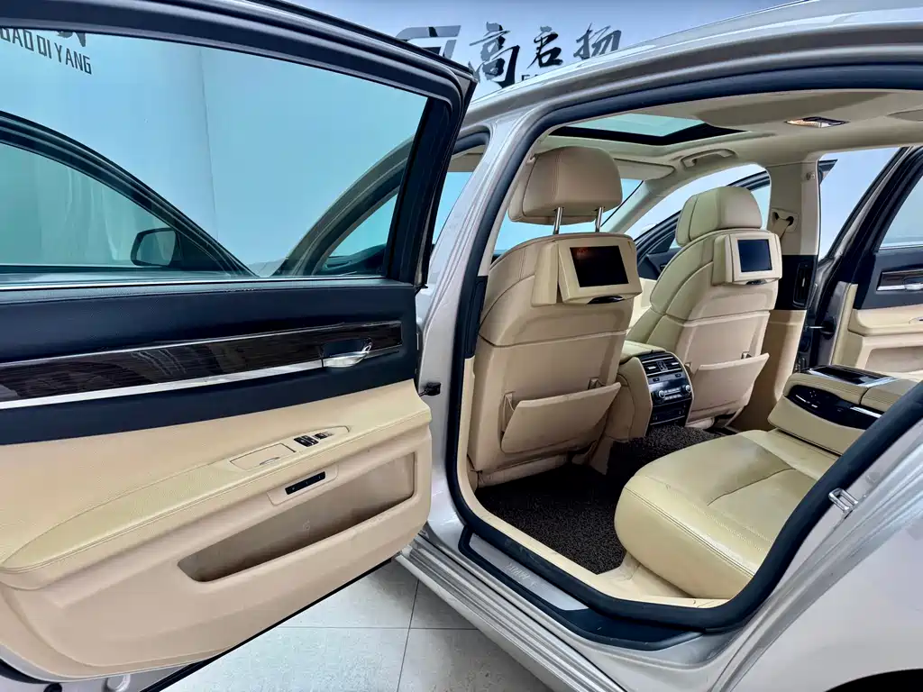 BMW BMW 7 Series 2009 730Li Luxury Edition 2011 - thumbnail 9