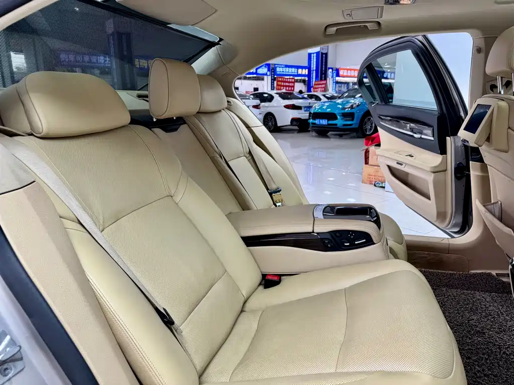 BMW BMW 7 Series 2009 730Li Luxury Edition 2011 - thumbnail 11