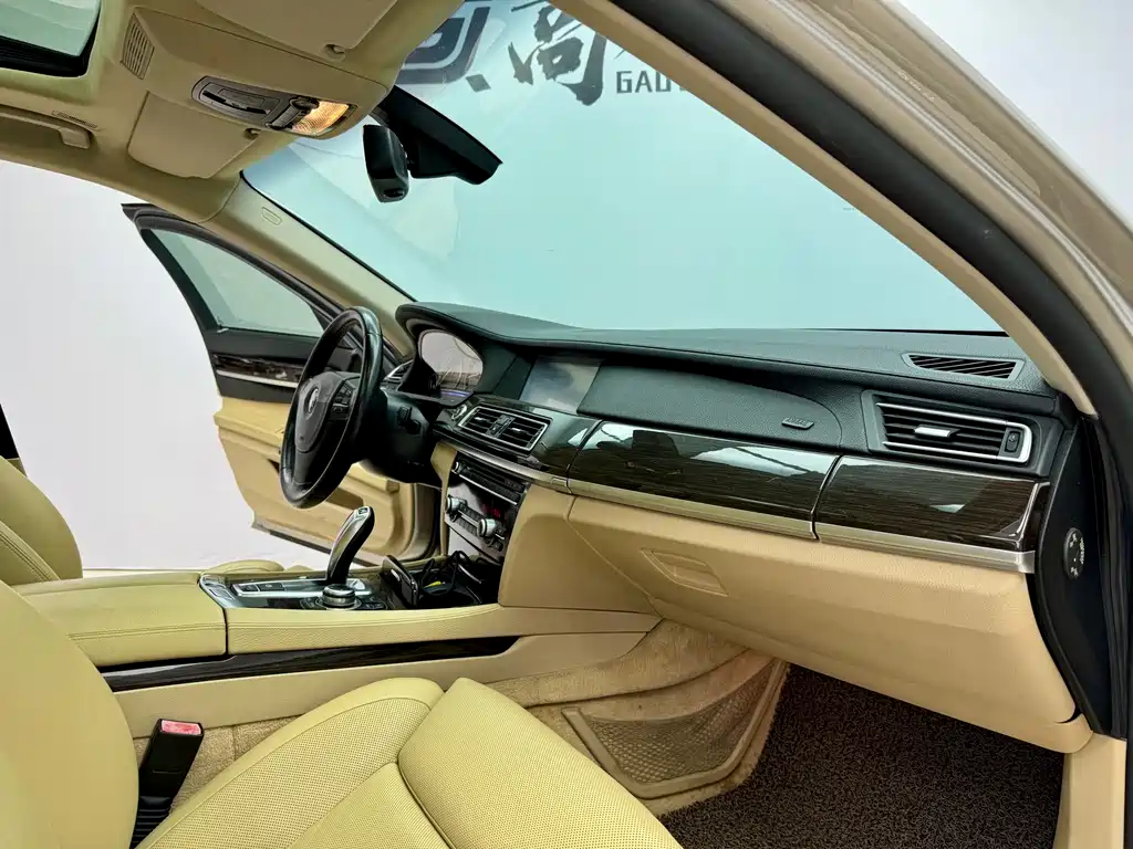 BMW BMW 7 Series 2009 730Li Luxury Edition 2011 - thumbnail 14