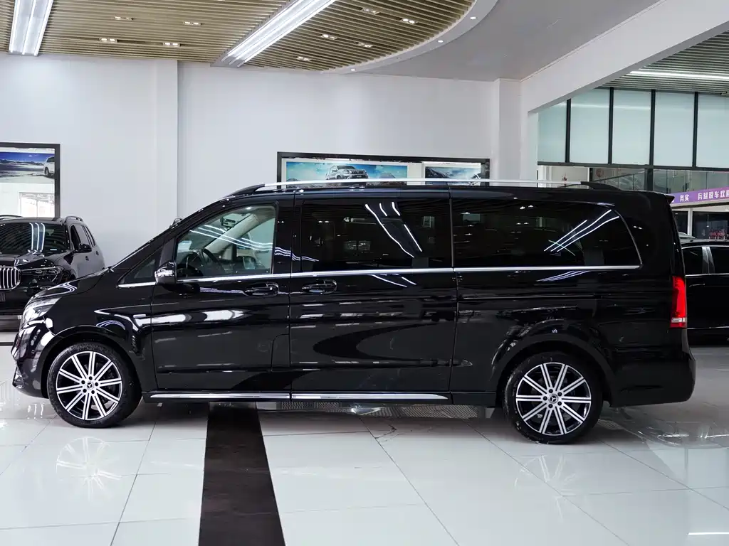 Mercedes-Benz Mercedes-Benz V-Class 2022 V 260 L Long Wheelbase Luxury Edition 2023 - thumbnail 3
