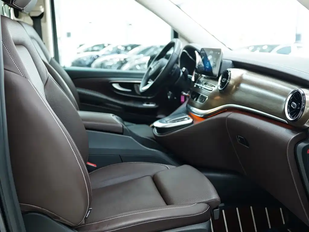 Mercedes-Benz Mercedes-Benz V-Class 2022 V 260 L Long Wheelbase Luxury Edition 2023 - thumbnail 7