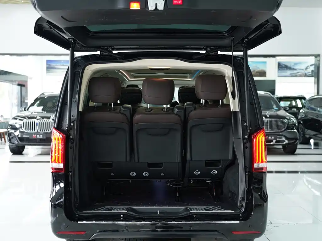Mercedes-Benz Mercedes-Benz V-Class 2022 V 260 L Long Wheelbase Luxury Edition 2023 - thumbnail 17