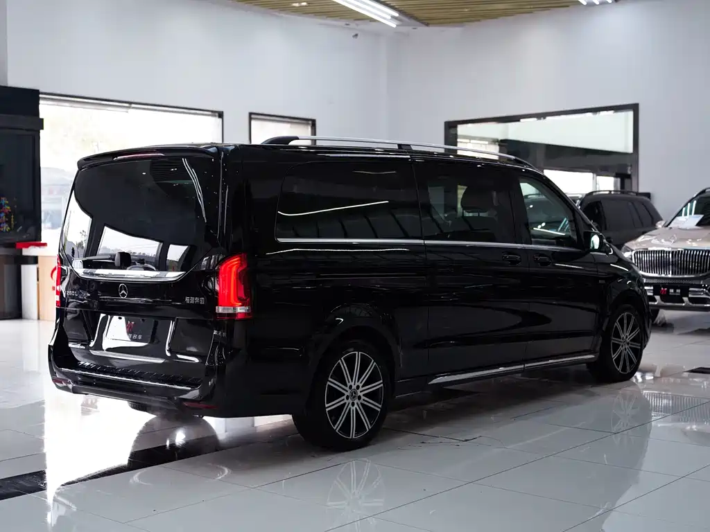 Mercedes-Benz Mercedes-Benz V-Class 2022 V 260 L Long Wheelbase Luxury Edition 2023 - thumbnail 18