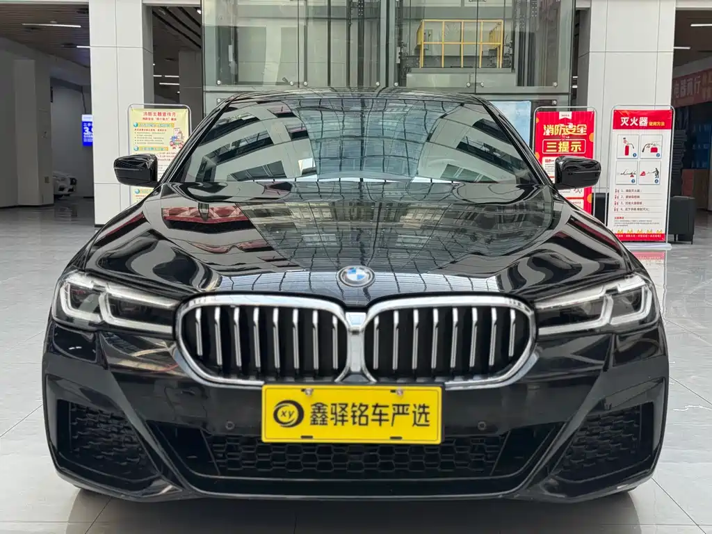 BMW BMW 5 Series 2022 530Li Leading Model M Sport Package 2022 - thumbnail 2