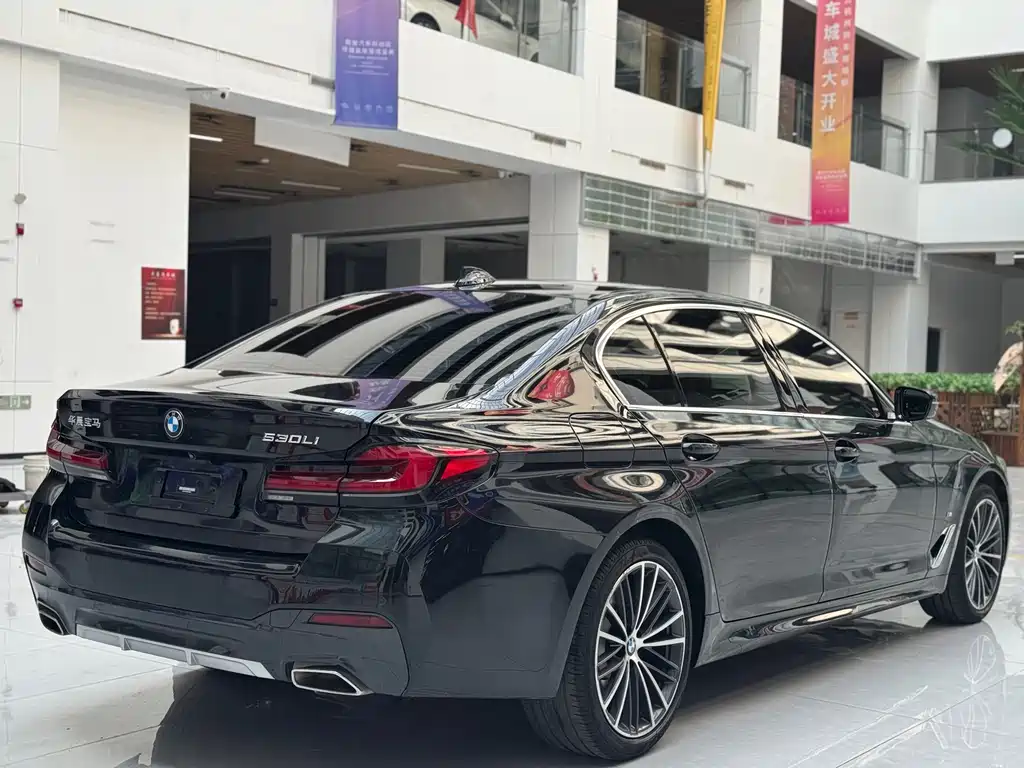 BMW BMW 5 Series 2022 530Li Leading Model M Sport Package 2022 - thumbnail 4