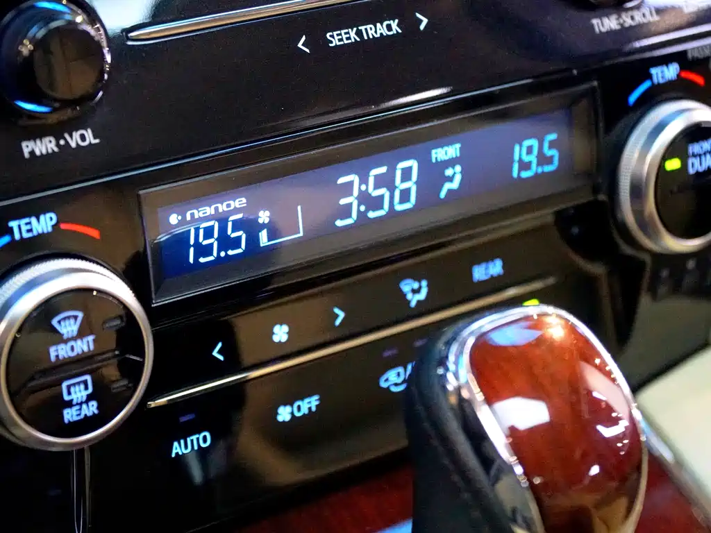 Toyota Alphard 2015 3.5L Luxury Edition 2016 - thumbnail 18