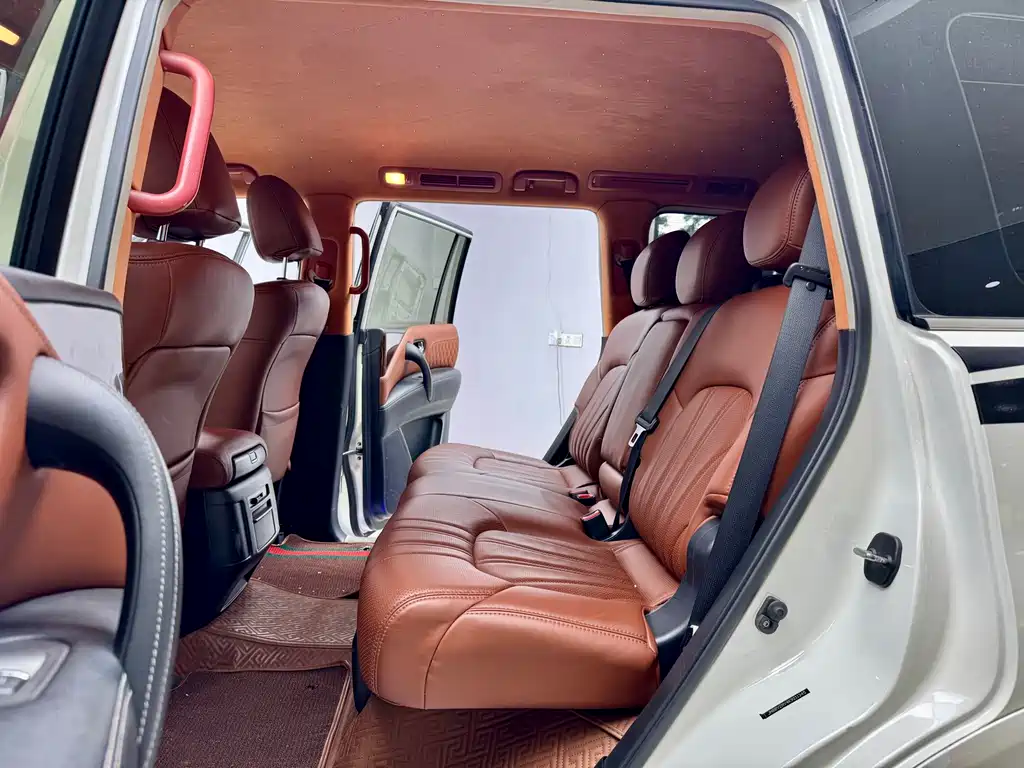 Nissan Nissan Patrol 2018 4.0L Premium 2019 - thumbnail 8