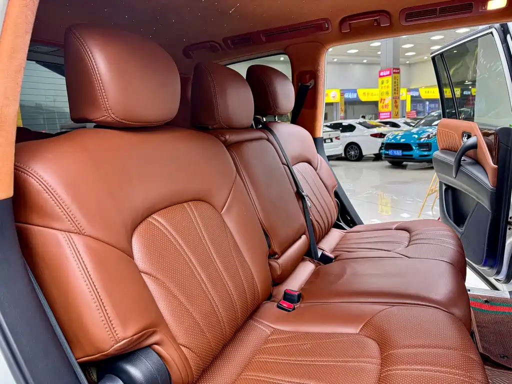 Nissan Nissan Patrol 2018 4.0L Premium 2019 - thumbnail 10