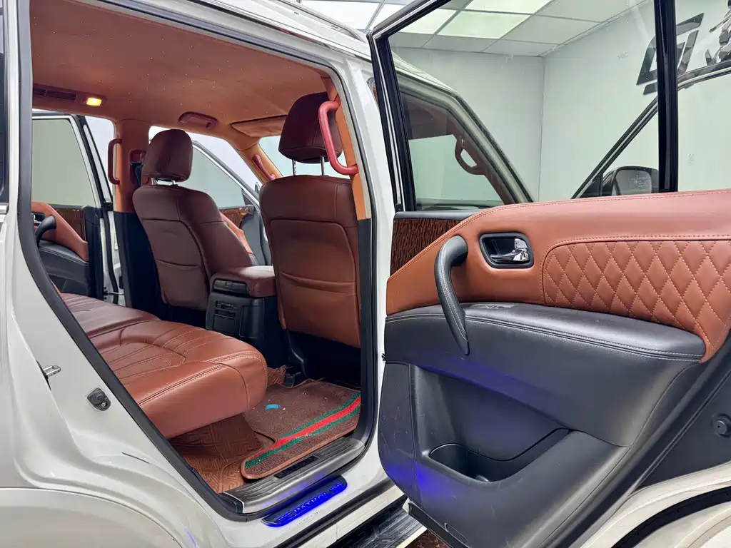 Nissan Nissan Patrol 2018 4.0L Premium 2019 - thumbnail 11