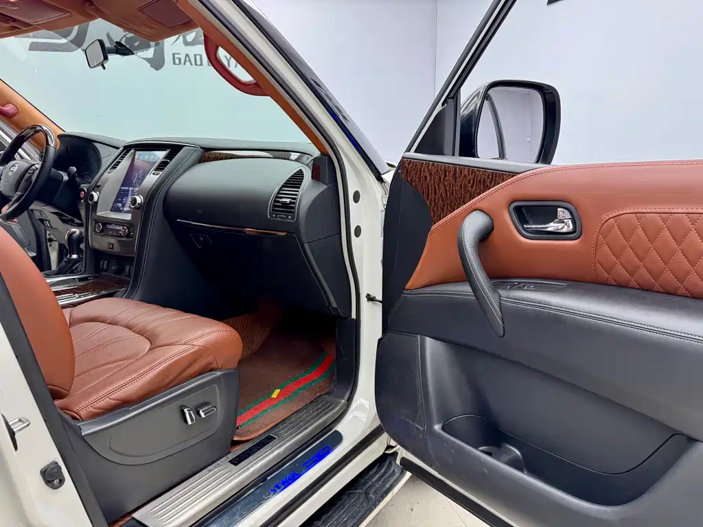 Nissan Nissan Patrol 2018 4.0L Premium 2019 - thumbnail 12