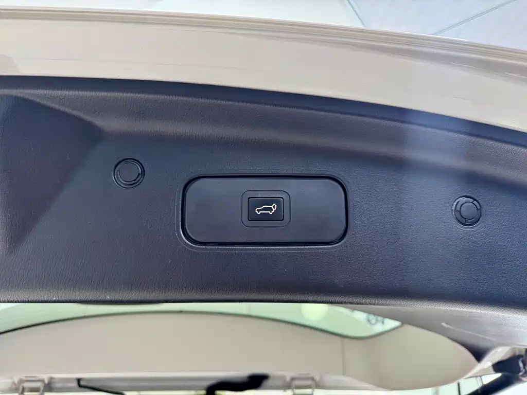 Nissan Nissan Patrol 2018 4.0L Premium 2019 - thumbnail 23