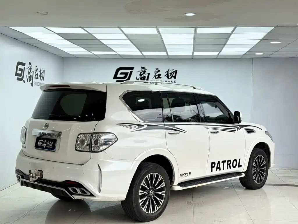 Nissan Nissan Patrol 2018 4.0L Premium 2019 - thumbnail 25