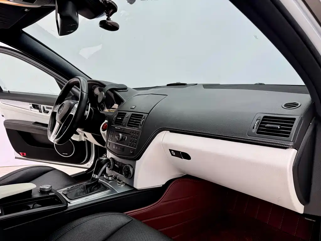 Mercedes-Benz Mercedes-Benz C-Class AMG 2010 AMG C 63 Sport Plus Edition 2012 - thumbnail 15