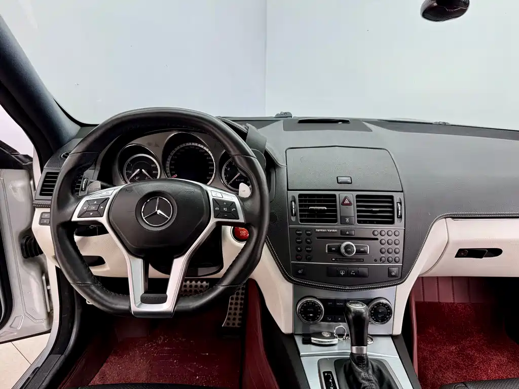 Mercedes-Benz Mercedes-Benz C-Class AMG 2010 AMG C 63 Sport Plus Edition 2012 - thumbnail 18
