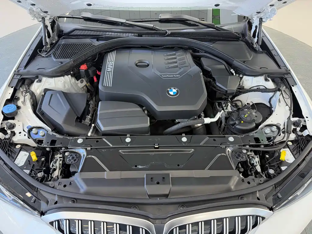 BMW BMW 3 Series 2024 320i M Sport Package 2023 - thumbnail 24