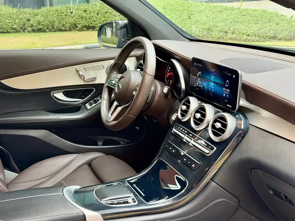 Mercedes-Benz Mercedes-Benz GLC 2019 GLC 260 4MATIC Sport Edition 2019 - thumbnail 17