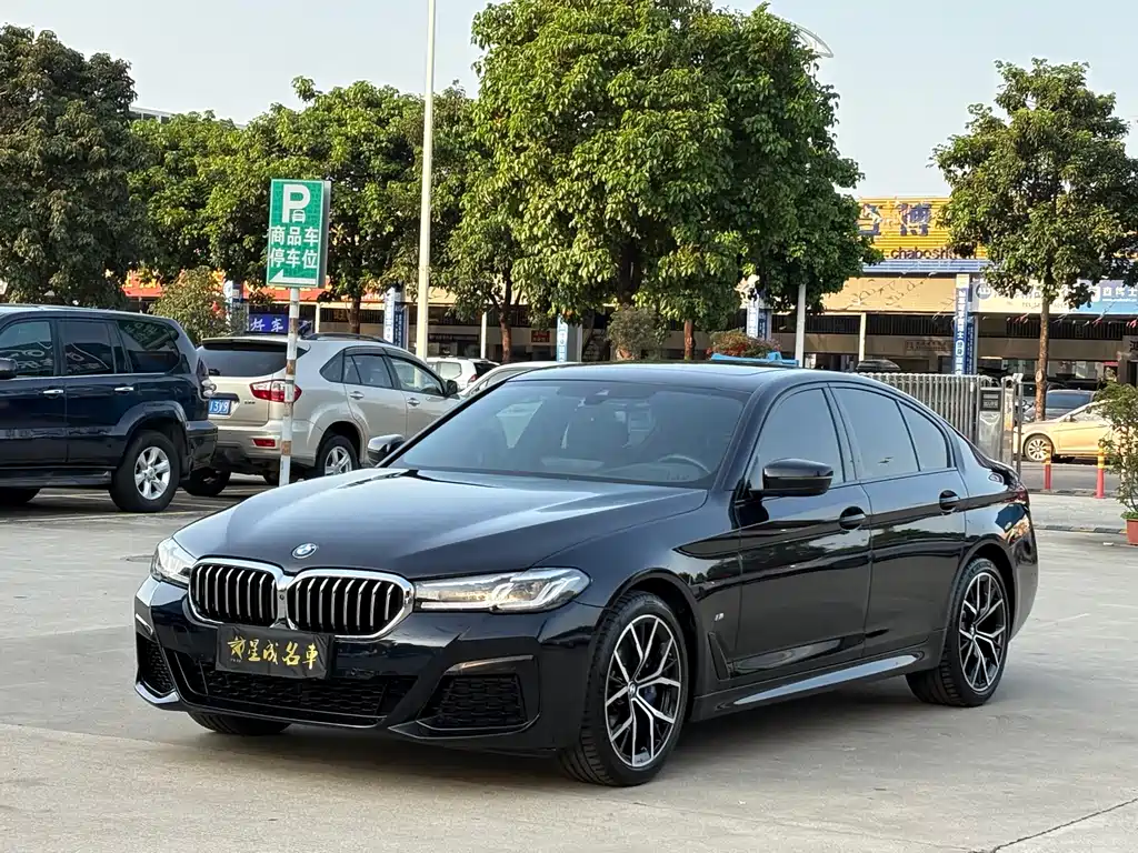 BMW BMW 5 Series Import 2022 Model Facelift 2 530i Style Edition M Sport Package 2023 - thumbnail 2