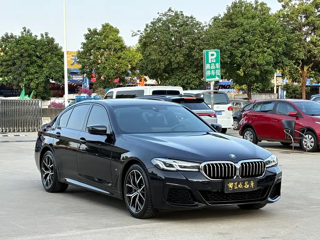 BMW BMW 5 Series Import 2022 Model Facelift 2 530i Style Edition M Sport Package 2023 - thumbnail 4