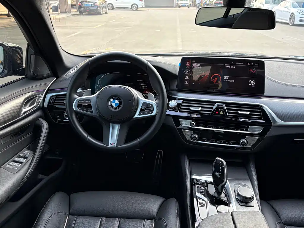 BMW BMW 5 Series Import 2022 Model Facelift 2 530i Style Edition M Sport Package 2023 - thumbnail 7