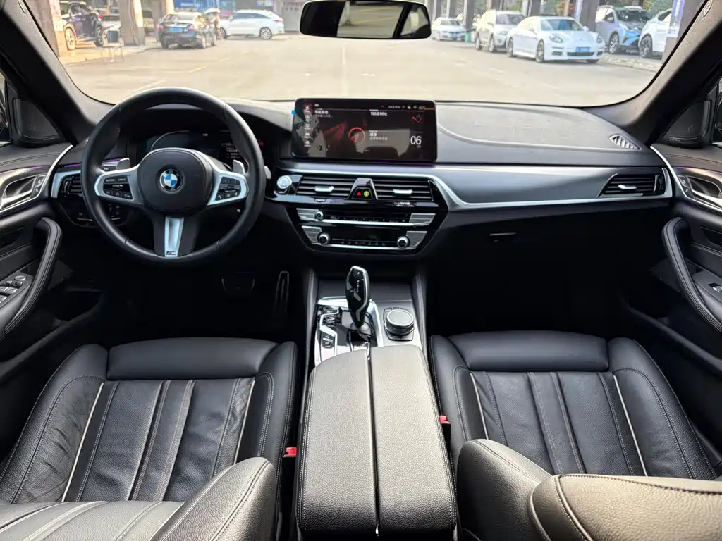 BMW BMW 5 Series Import 2022 Model Facelift 2 530i Style Edition M Sport Package 2023 - thumbnail 8