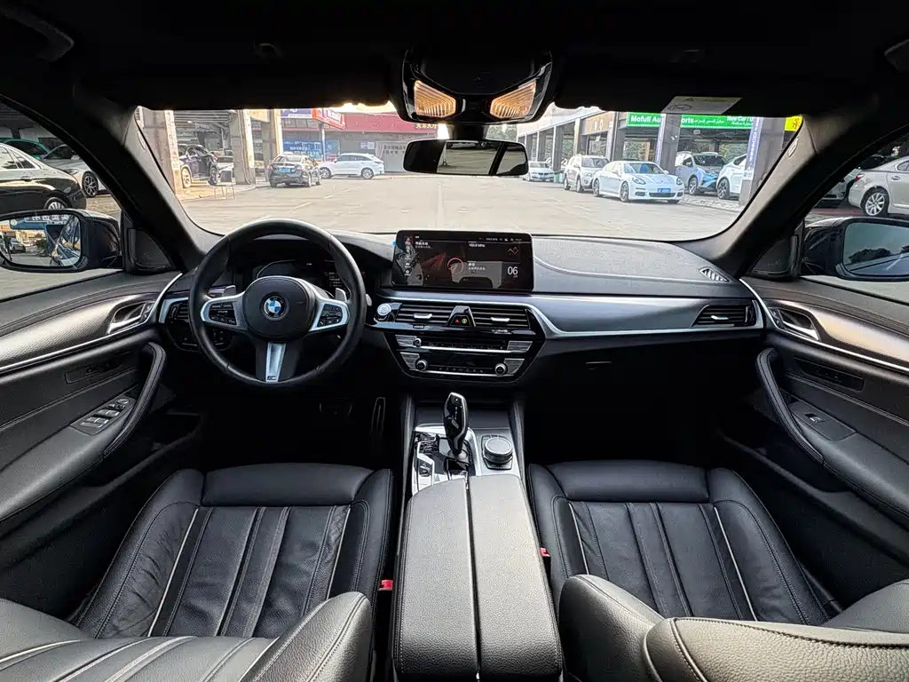 BMW BMW 5 Series Import 2022 Model Facelift 2 530i Style Edition M Sport Package 2023 - thumbnail 9