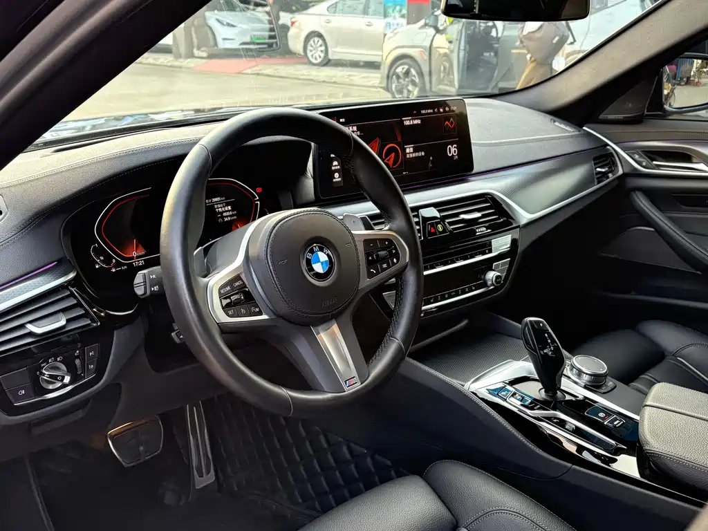 BMW BMW 5 Series Import 2022 Model Facelift 2 530i Style Edition M Sport Package 2023 - thumbnail 10