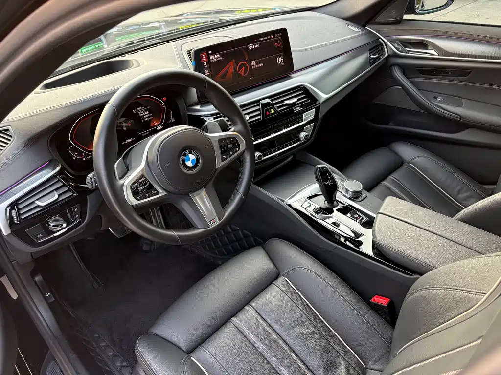 BMW BMW 5 Series Import 2022 Model Facelift 2 530i Style Edition M Sport Package 2023 - thumbnail 11