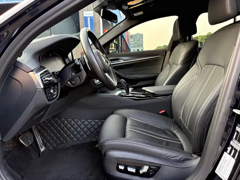 BMW BMW 5 Series Import 2022 Model Facelift 2 530i Style Edition M Sport Package 2023 - thumbnail 12