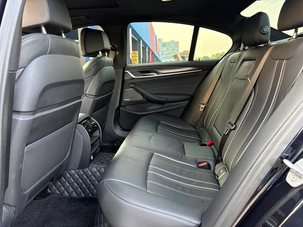 BMW BMW 5 Series Import 2022 Model Facelift 2 530i Style Edition M Sport Package 2023 - thumbnail 14