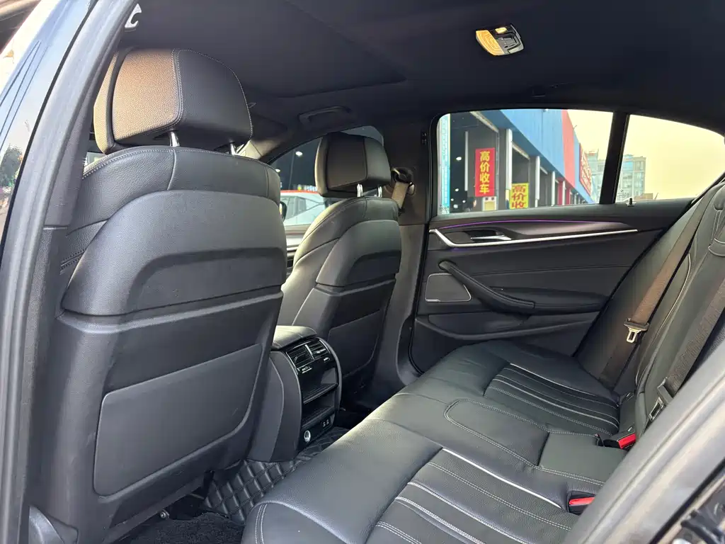 BMW BMW 5 Series Import 2022 Model Facelift 2 530i Style Edition M Sport Package 2023 - thumbnail 15
