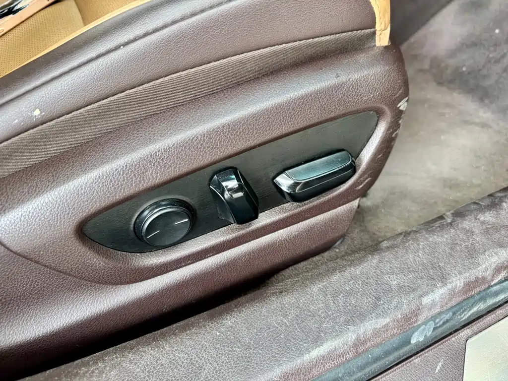 Lexus Lexus ES 300h F Sport (2020) 2020 - thumbnail 15