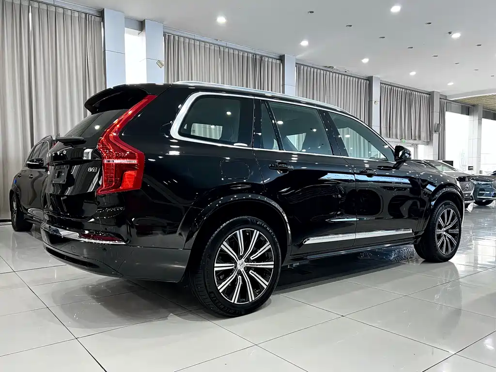 Volvo Volvo XC90 2024 B6 Momentum Luxury 7-seater 2025 - thumbnail 4