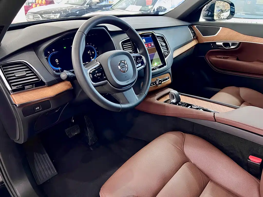 Volvo Volvo XC90 2024 B6 Momentum Luxury 7-seater 2025 - thumbnail 7
