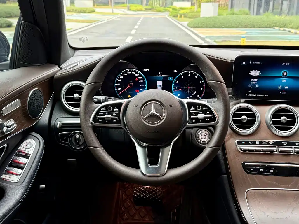 Mercedes-Benz Mercedes-Benz GLC 2022 GLC 260 L 4MATIC Dynamic Model 2022 - thumbnail 14