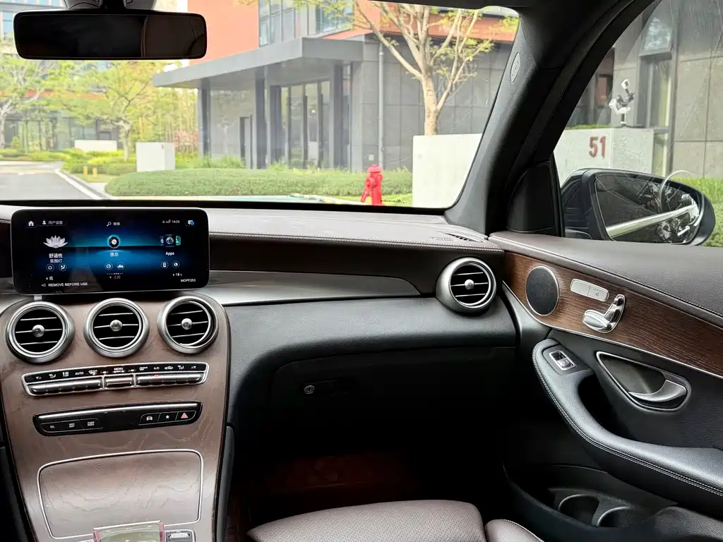 Mercedes-Benz Mercedes-Benz GLC 2022 GLC 260 L 4MATIC Dynamic Model 2022 - thumbnail 18