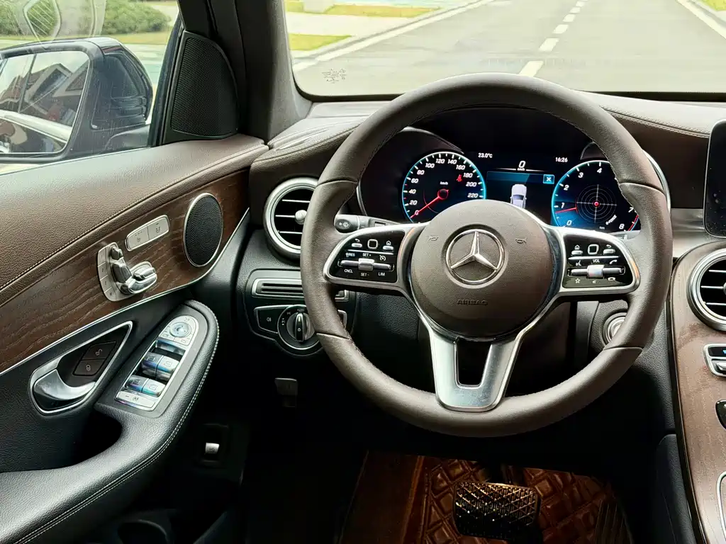 Mercedes-Benz Mercedes-Benz GLC 2022 GLC 260 L 4MATIC Dynamic Model 2022 - thumbnail 19
