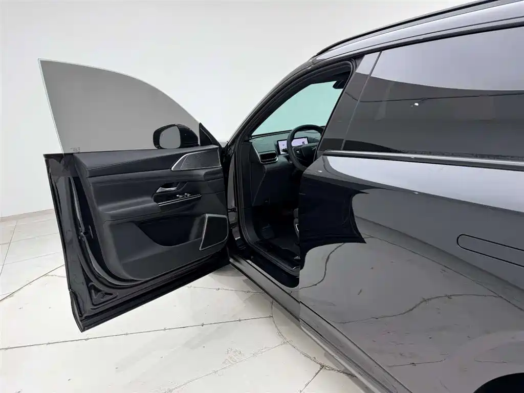 XPeng XPeng G9 2025 680 Ultra Long Range AWD Max 2025 - thumbnail 13