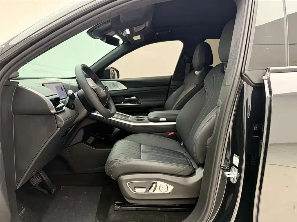 XPeng XPeng G9 2025 680 Ultra Long Range AWD Max 2025 - thumbnail 15