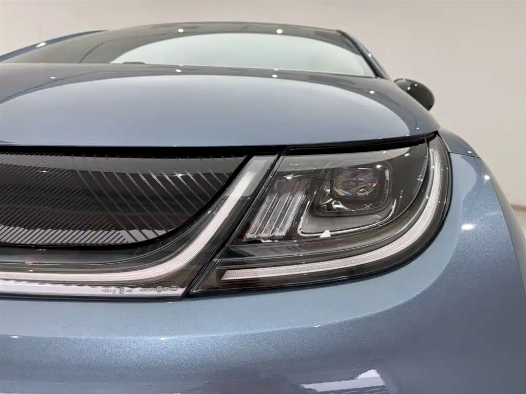 BYD Dolphin 2025 Model 420km Active Edition 2024 - thumbnail 3