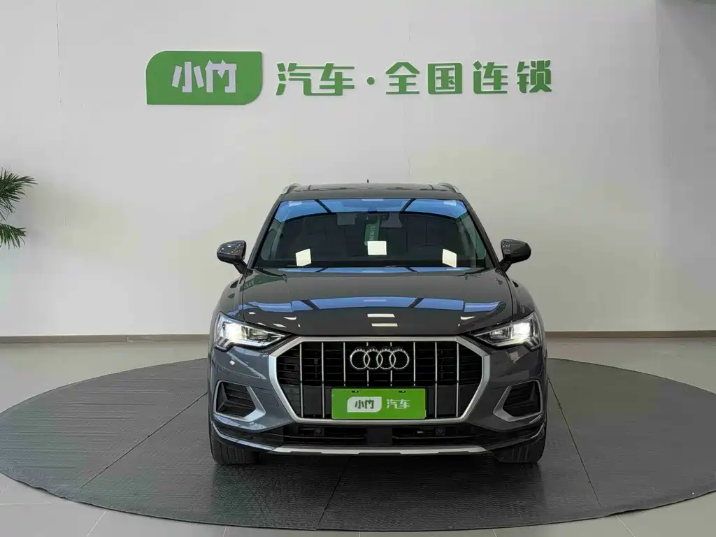 Audi Audi Q3 2022 35 TFSI Fashion Elegant Model 2022 - thumbnail 2