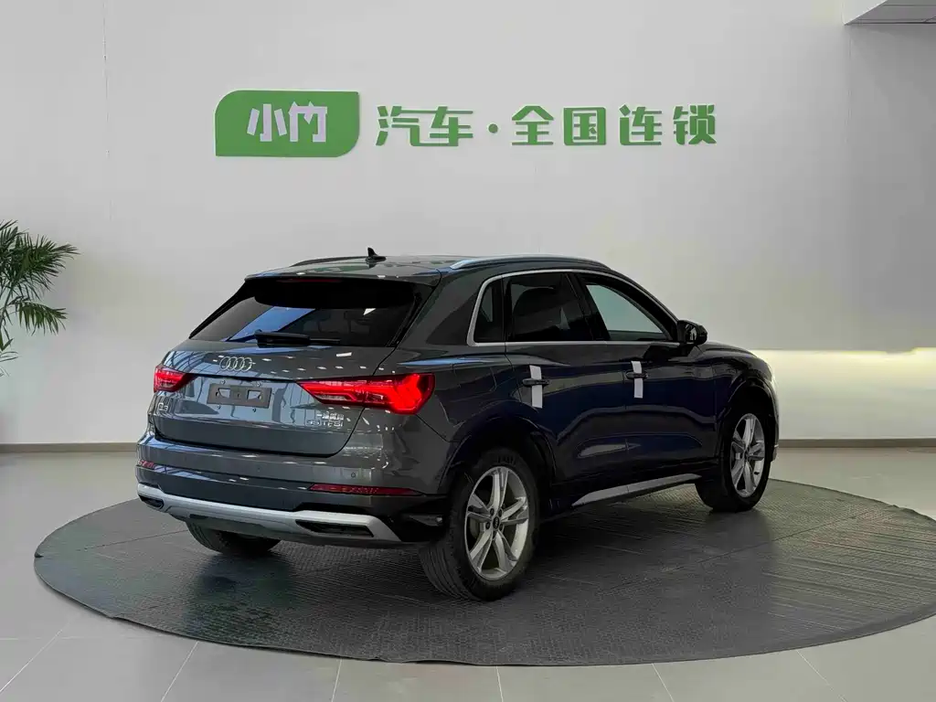 Audi Audi Q3 2022 35 TFSI Fashion Elegant Model 2022 - thumbnail 5