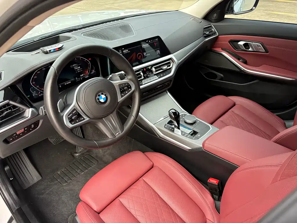 BMW BMW 3 Series 2022 330i M Sport Shadow Night Package 2022 - thumbnail 5