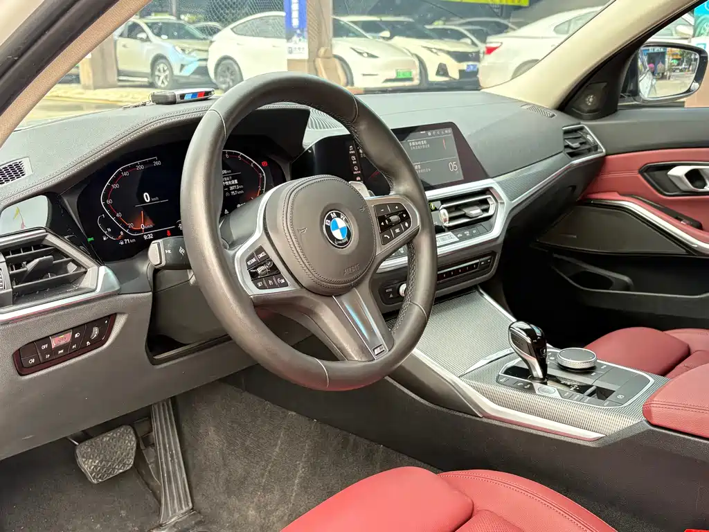 BMW BMW 3 Series 2022 330i M Sport Shadow Night Package 2022 - thumbnail 6