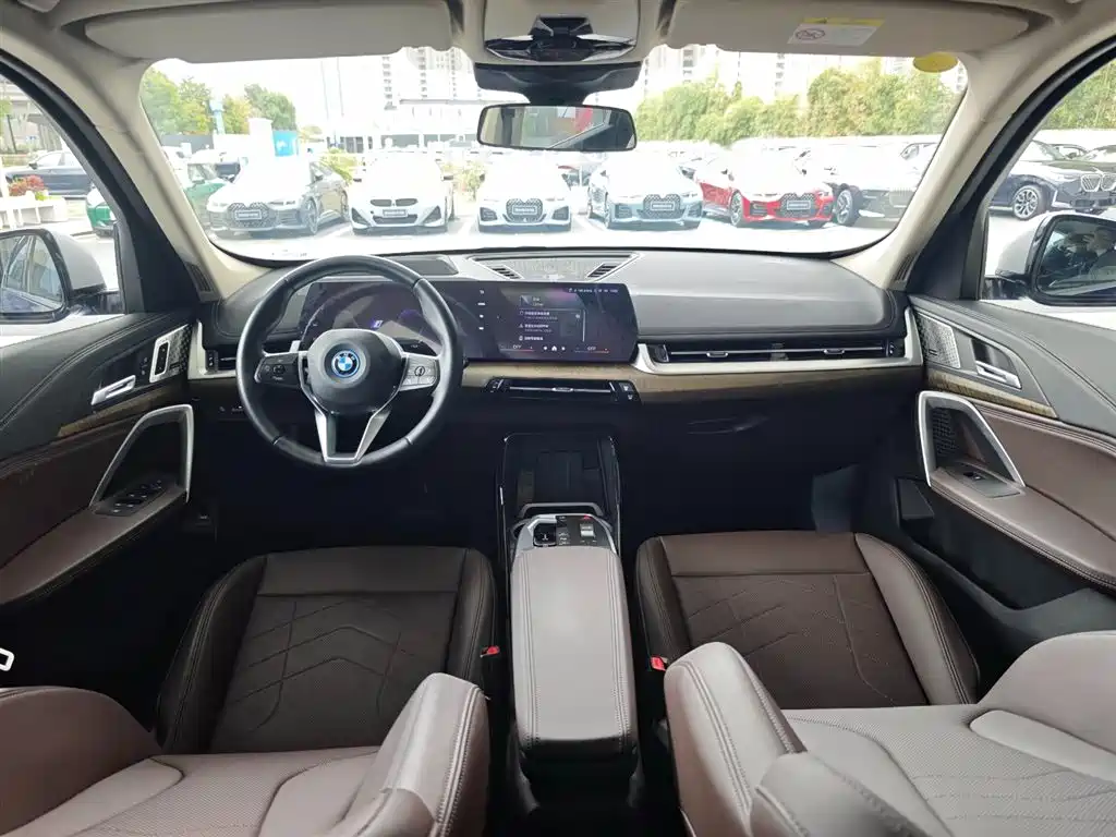 BMW BMW iX1 2023 xDrive30L X Design Package 2025 - thumbnail 17