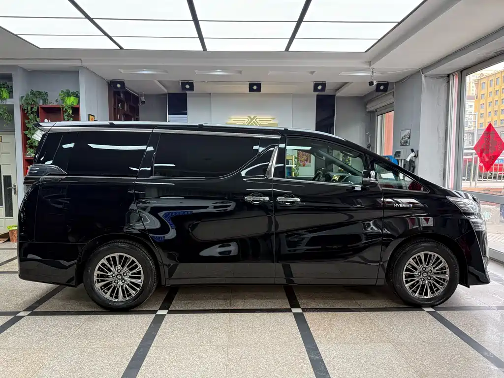 Toyota Alphard 2021 Crown Hybrid 2.5L HV Luxury Version 2022 - thumbnail 4