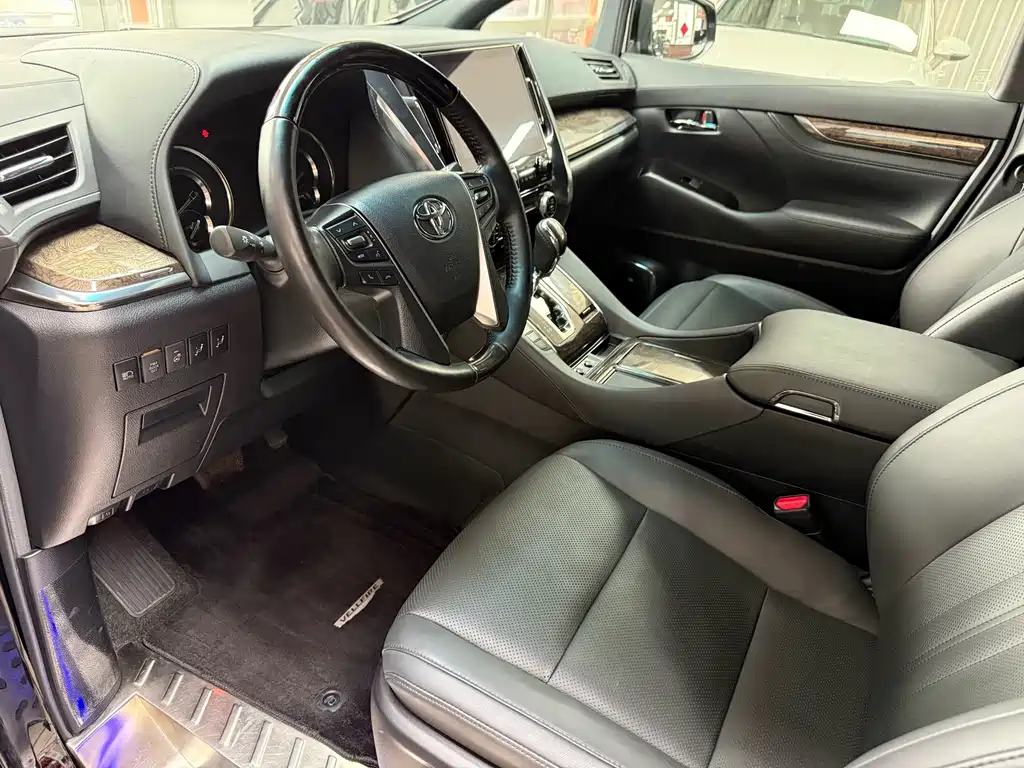 Toyota Alphard 2021 Crown Hybrid 2.5L HV Luxury Version 2022 - thumbnail 10