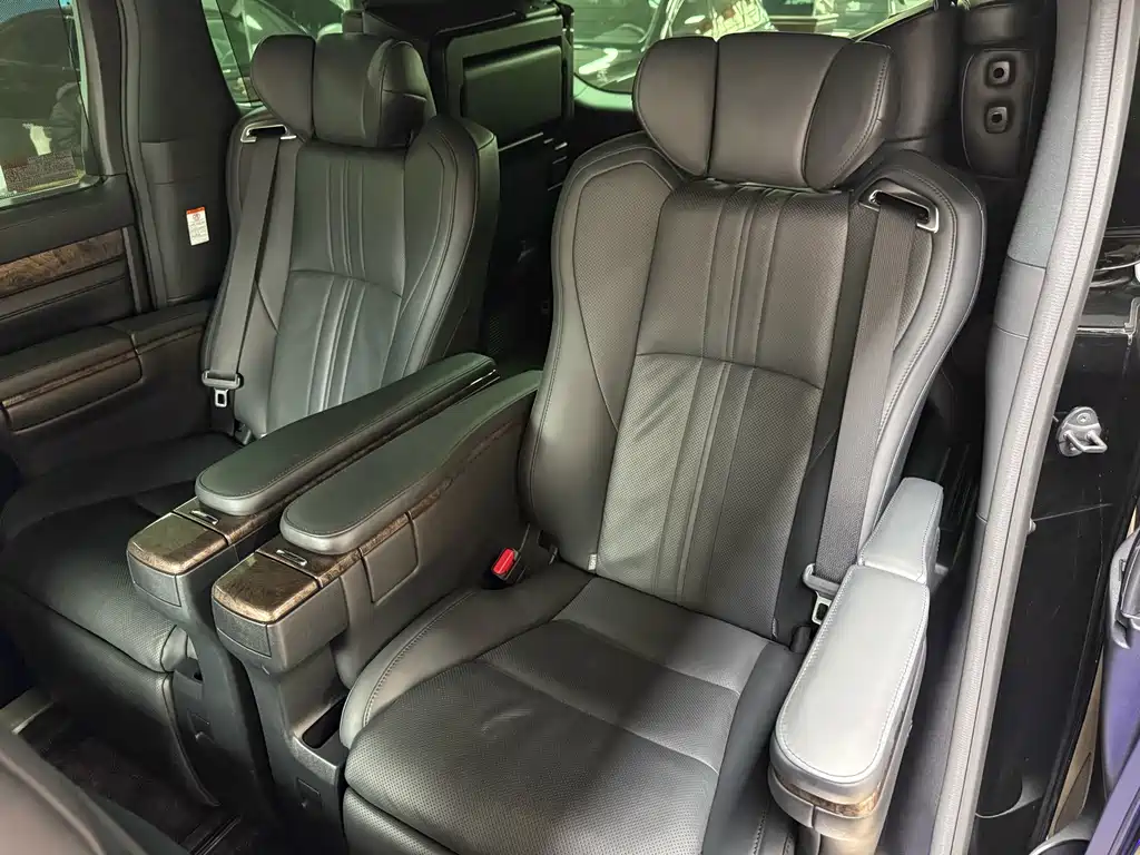 Toyota Alphard 2021 Crown Hybrid 2.5L HV Luxury Version 2022 - thumbnail 17