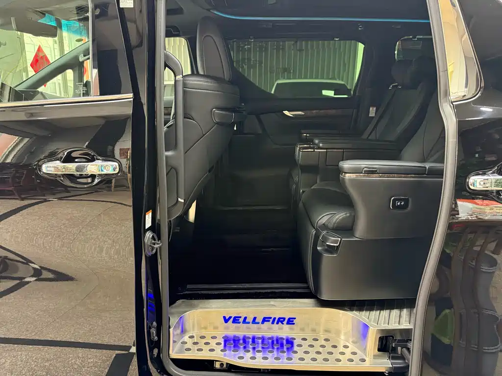 Toyota Alphard 2021 Crown Hybrid 2.5L HV Luxury Version 2022 - thumbnail 19