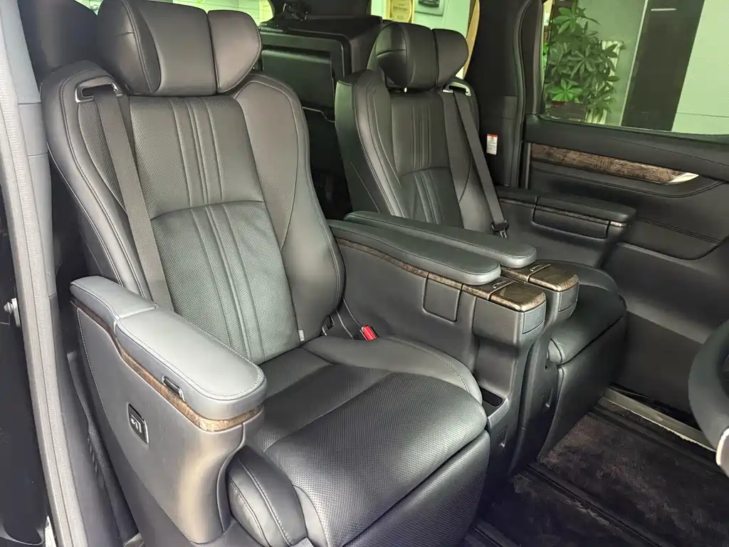 Toyota Alphard 2021 Crown Hybrid 2.5L HV Luxury Version 2022 - thumbnail 24