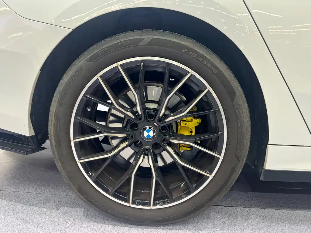 BMW BMW 5 Series 2024 530Li Leading Model M Sport Package 2024 - thumbnail 18
